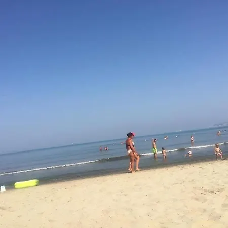 Отель Reni Голем