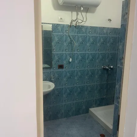 Reni Hotel