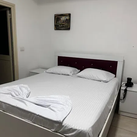 Reni Hotel